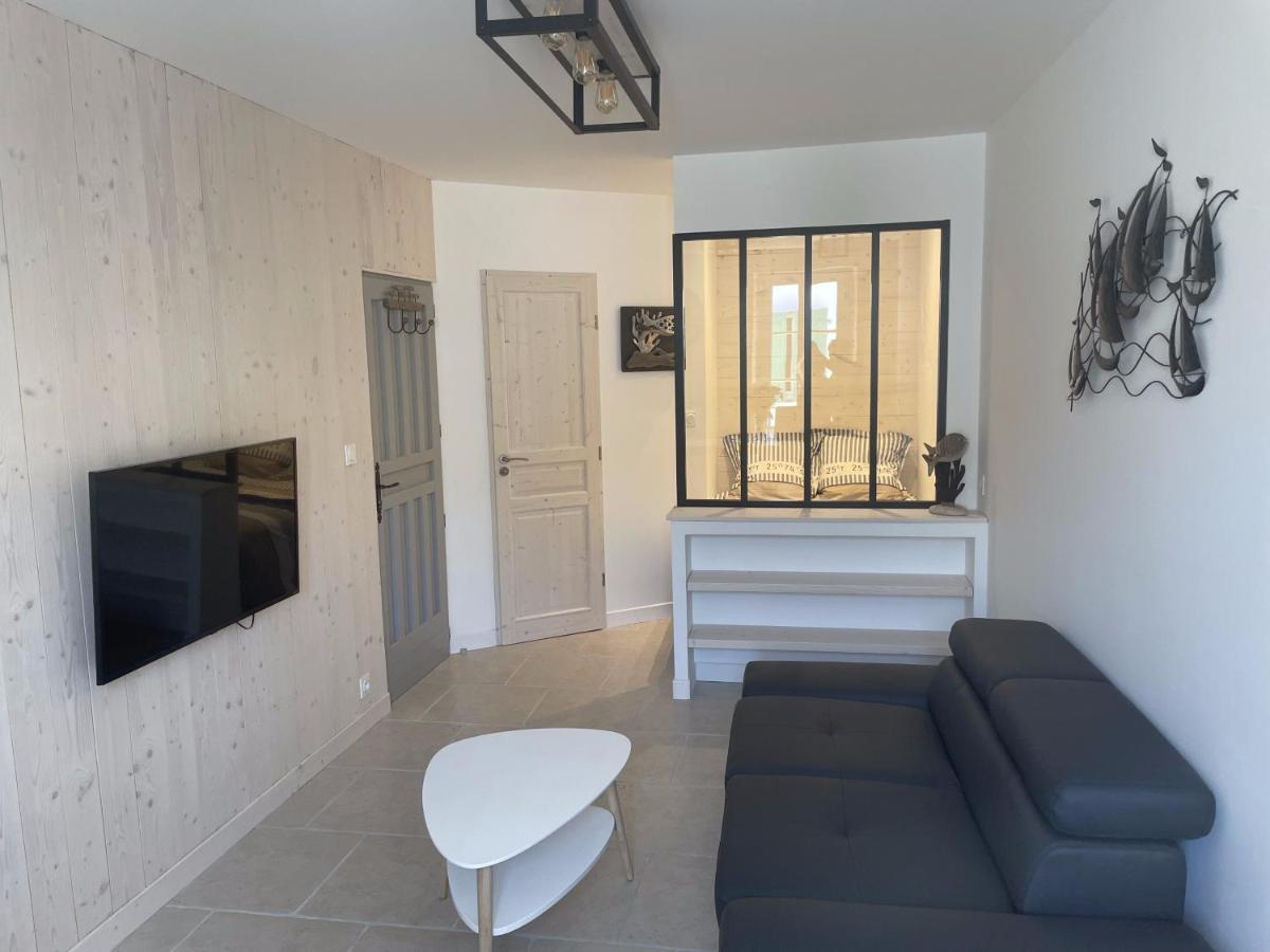 Tribord Appartement La Flotte Buitenkant foto